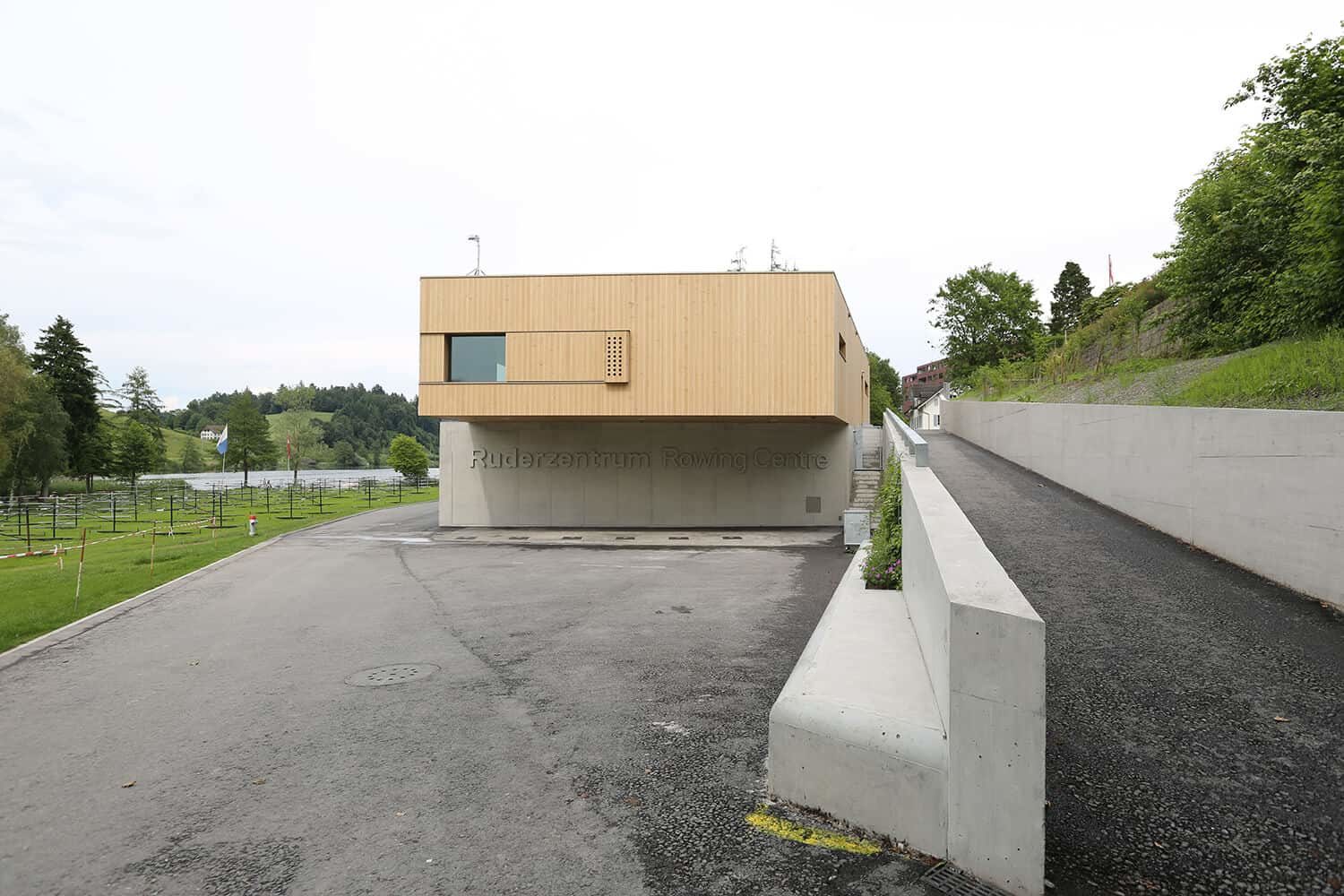 Wandbeschriftung Betonbuchstaben Ruderzentrum Luzern