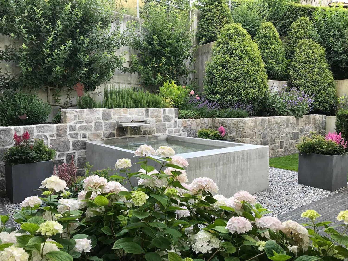 Spezialanfertigung Brunnen