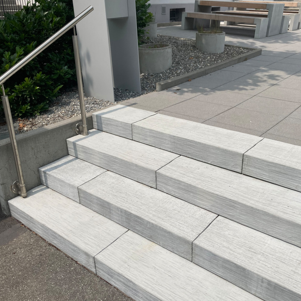 SLADE Blockstufen mit Schieferstruktur