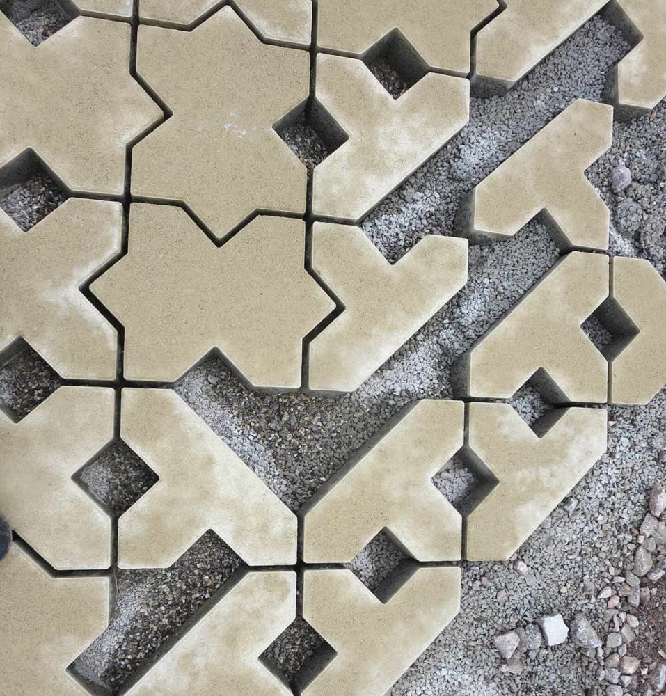 Betonsteine - Schulhaus Sandgruben Basel Bryum Basel