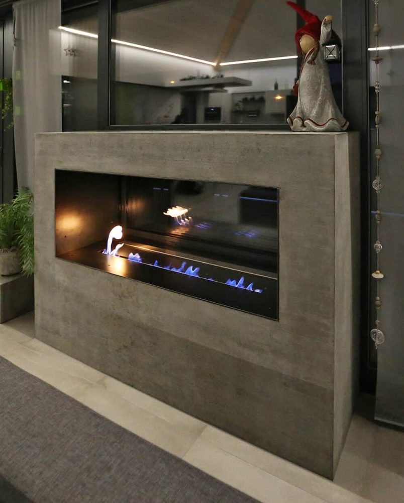 Cheminée mit Durchblick ins Freie