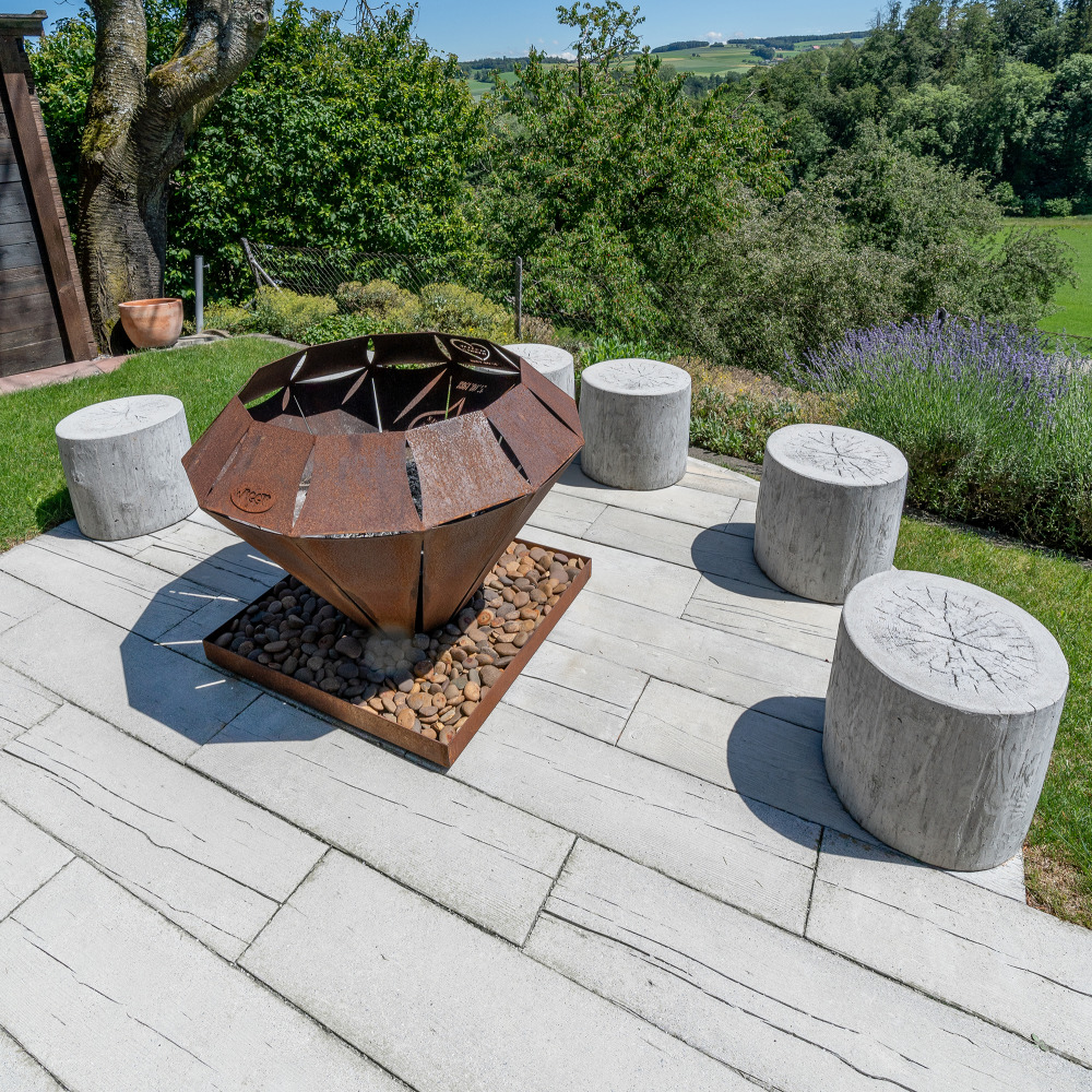 LENIA Hocker mit Holzstruktur