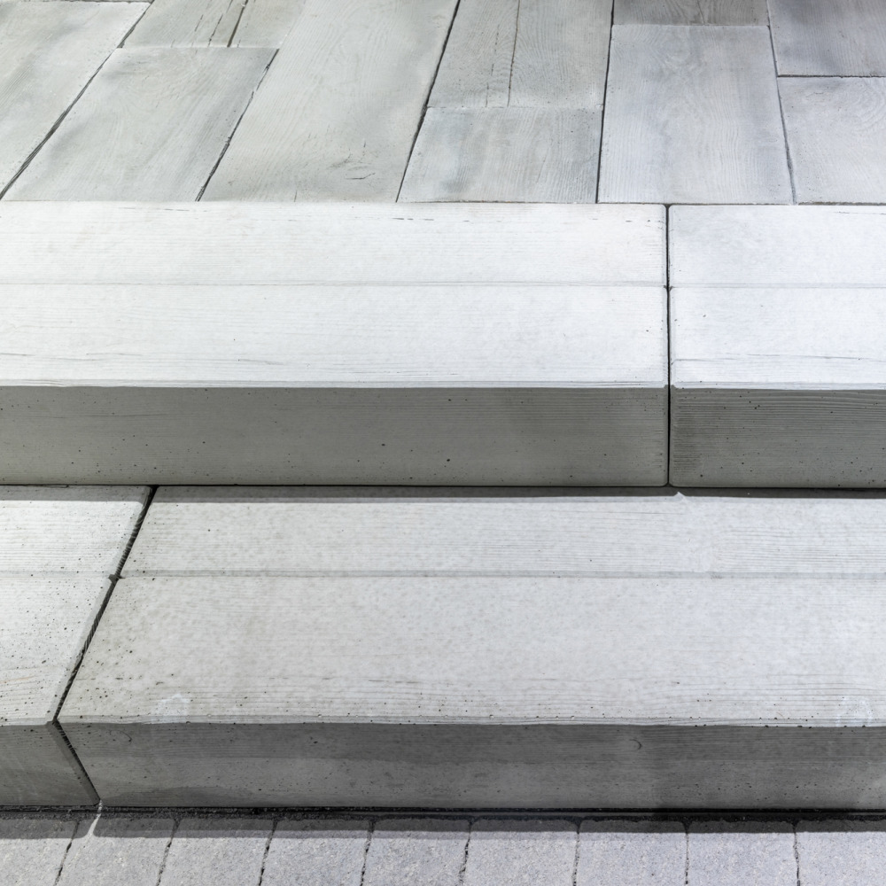 LENIA Blockstufen mit Holzstruktur